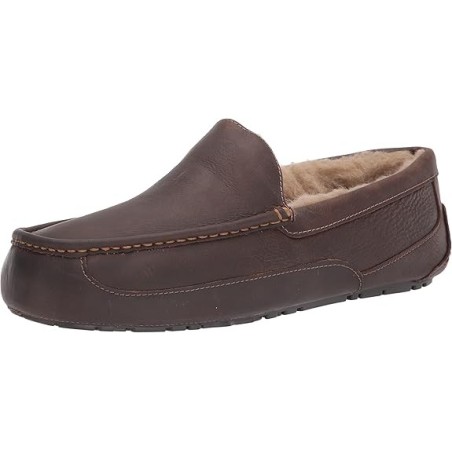 UGG Slipper Homme Ascot B0FJFWN2RS Pieds Secs