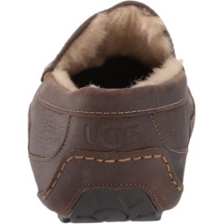 UGG Slipper Homme Ascot B0FJFWN2RS Pieds Secs